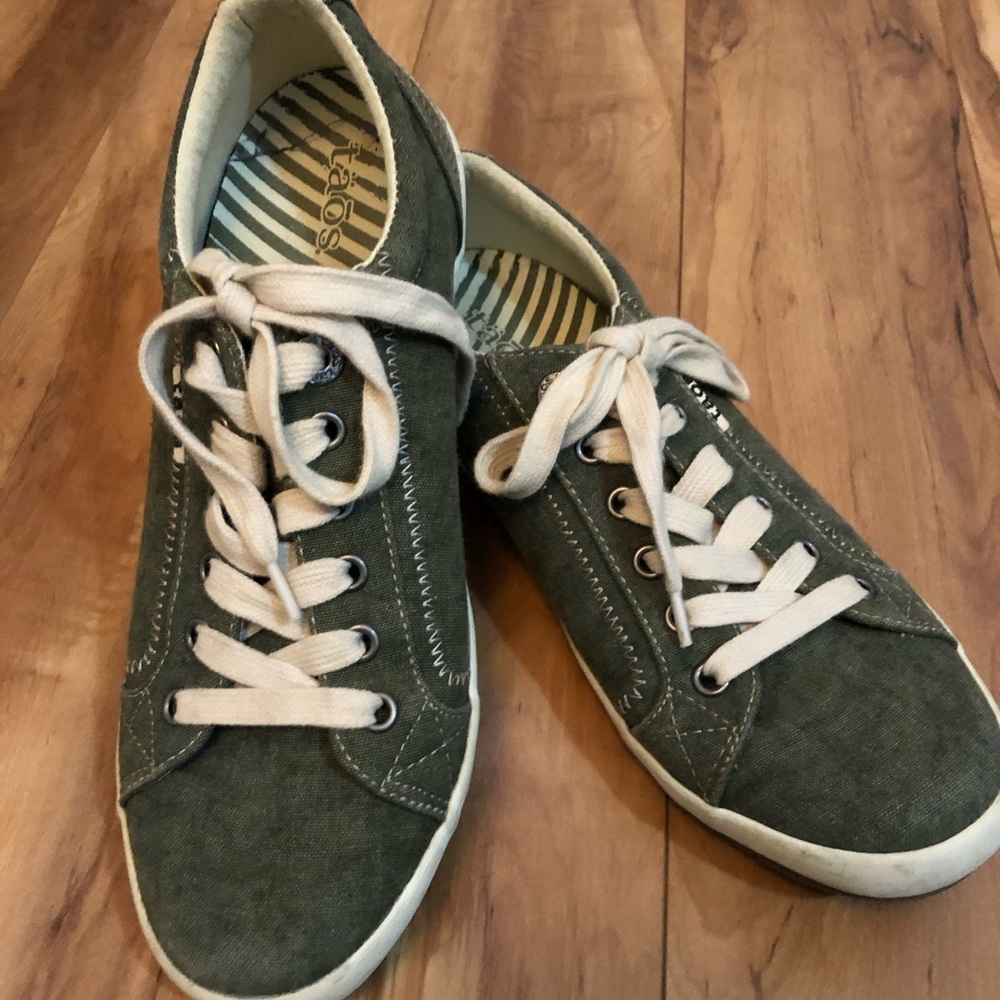 Olive green Taos sneakers